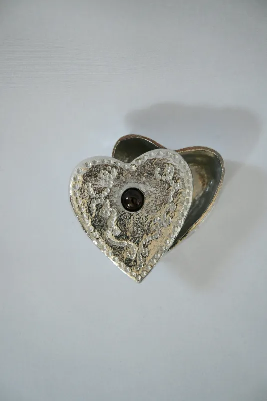 Product: English Pewter Heart Trinket Box with Amethyst Stone
