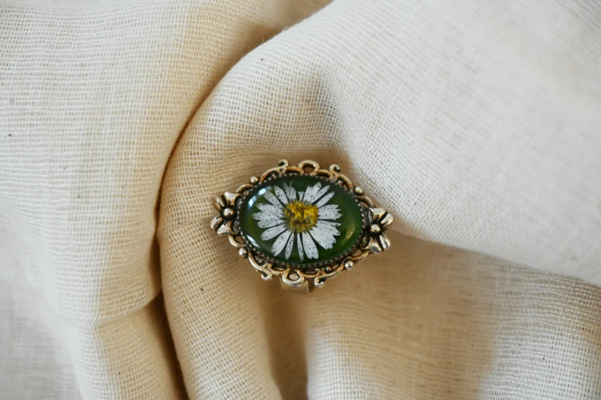 Handmade Daisy in Green Resin Real Flower Ring
