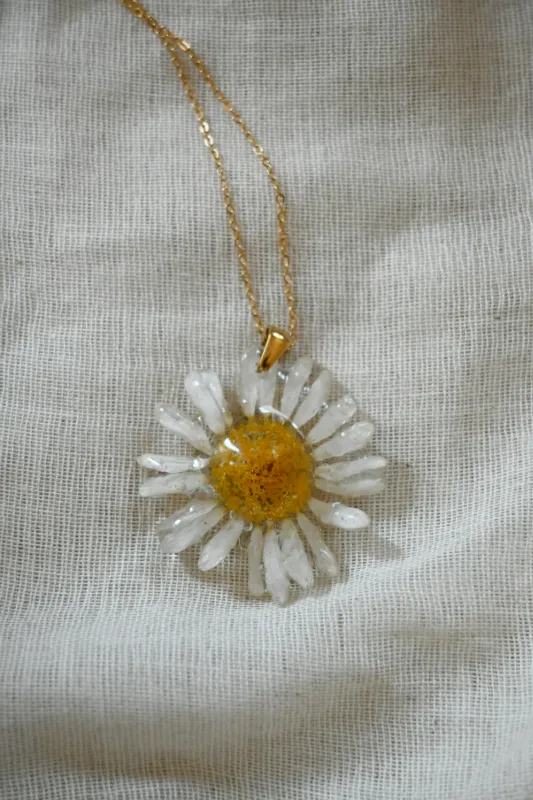 Product: Handmade Encapsulated Daisy Real Flower Pendant and Necklace