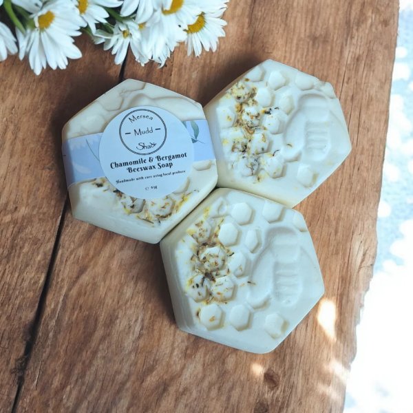 Queen Bee Beeswax Soap Bar 65g | Chamomile & Bergamot