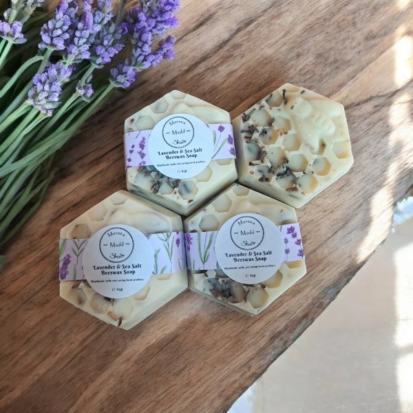 Queen Bee Beeswax Soap Bar 65g | Lavender